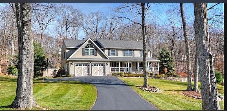 1st image of 40 Orchard Ct