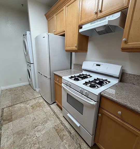 87 S Allen Ave #204 — Photo 7