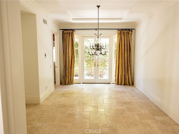 5th image of 32 Gleneagles Dr