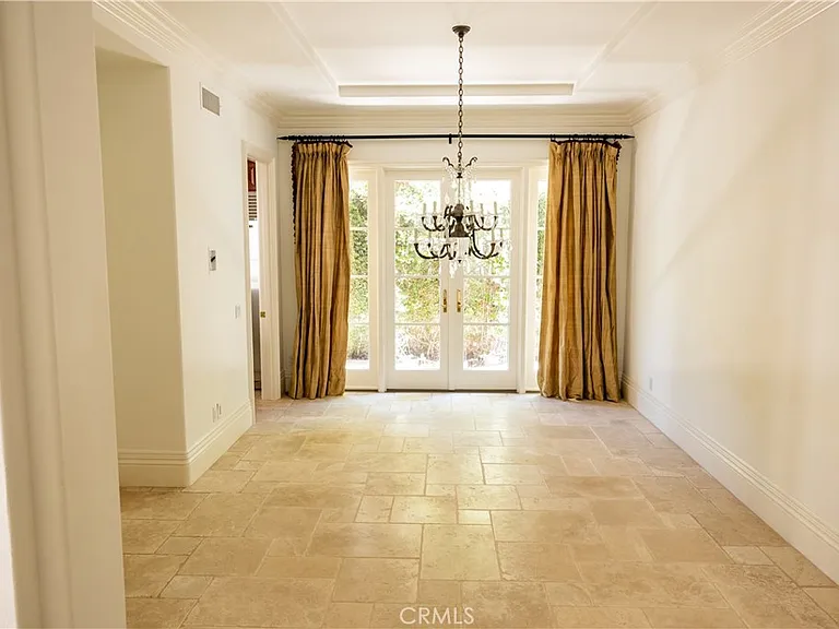 32 Gleneagles Dr — Photo 5