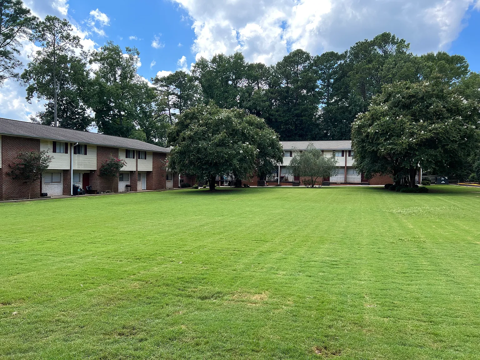The Pines Apartments — Photo 3