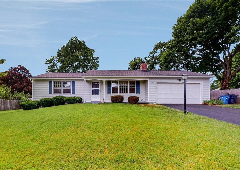 1st image of 17 Briarwood Dr