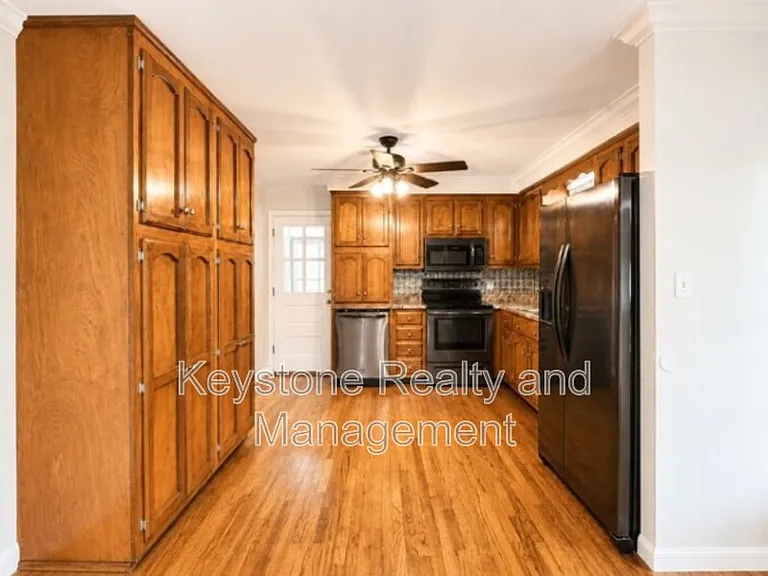 2111 Fleming Rd — Photo 3