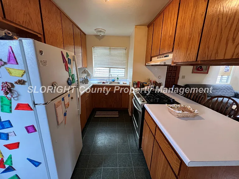 1887 Pine Ave — Photo 6