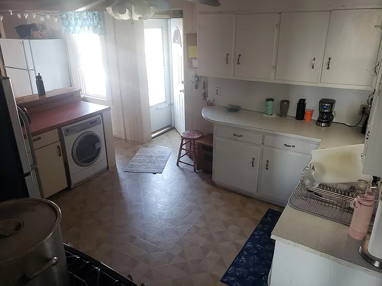 178 Beach Ave — Photo 9