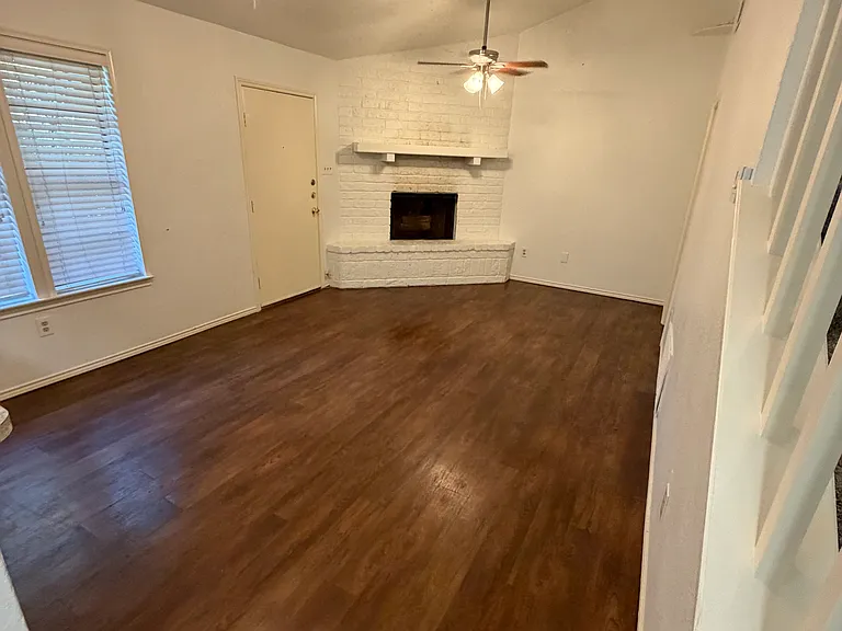 5180 Middlecoff Rd #C — Photo 3