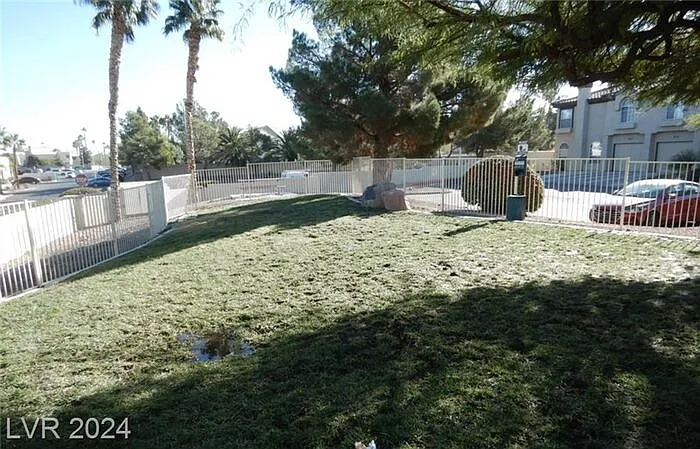 2605 Glen Green Ave — Photo 32