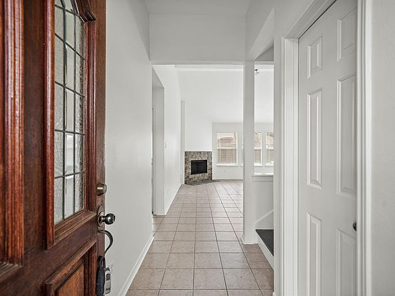 4th image of 2815 Green Hollow Court