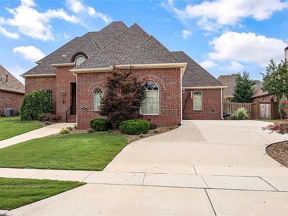 3rd image of 2320 S Matterhorn Blvd