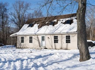 523 Porter Pond Rd, Moosup, CT 06354