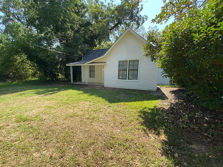 1206 E Rusk St — Photo 10