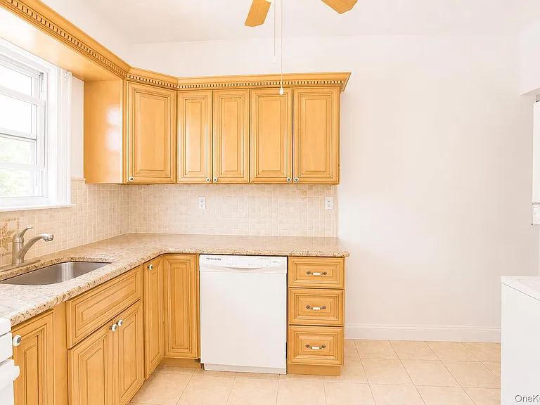 15 W Walnut St — Photo 17