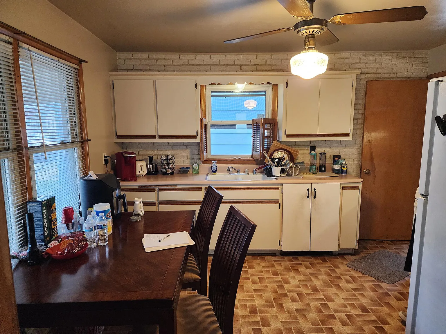 3 bed, 848 sqft, $1,800 — Photo 3