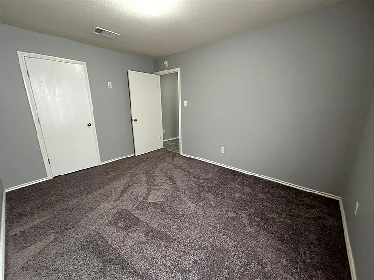130 Quarter Ave — Photo 12