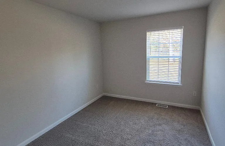 18 Reagan Dr — Photo 15