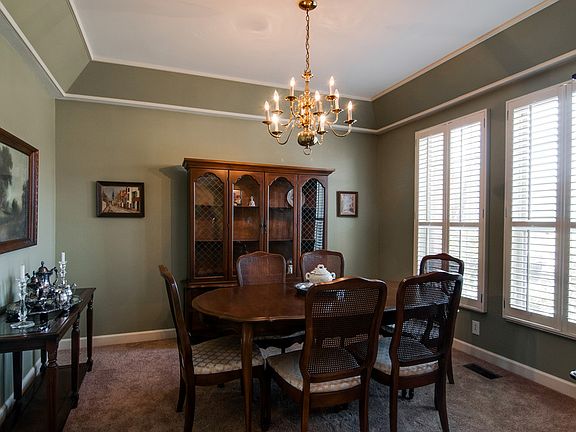3rd image of 600 Ferringdon Ct