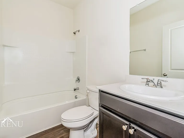 692 Wellington Dr — Photo 31