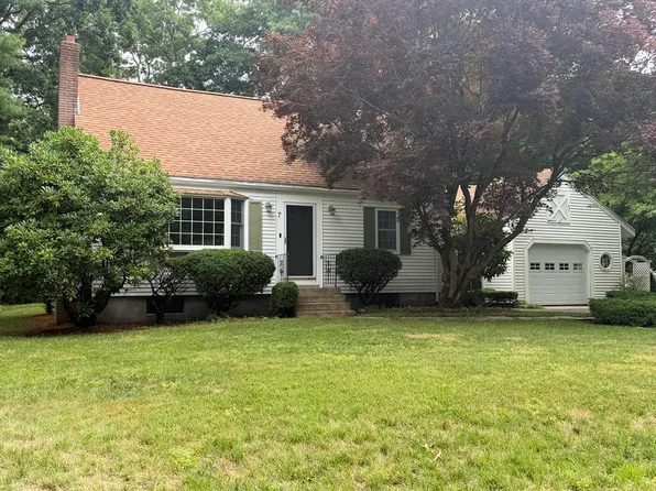 7 Wayne Dr, Foxboro, MA 02035