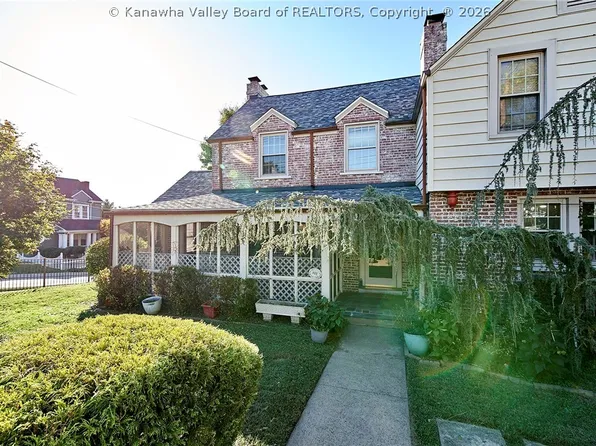901 Somerset Dr, Charleston, WV 25302