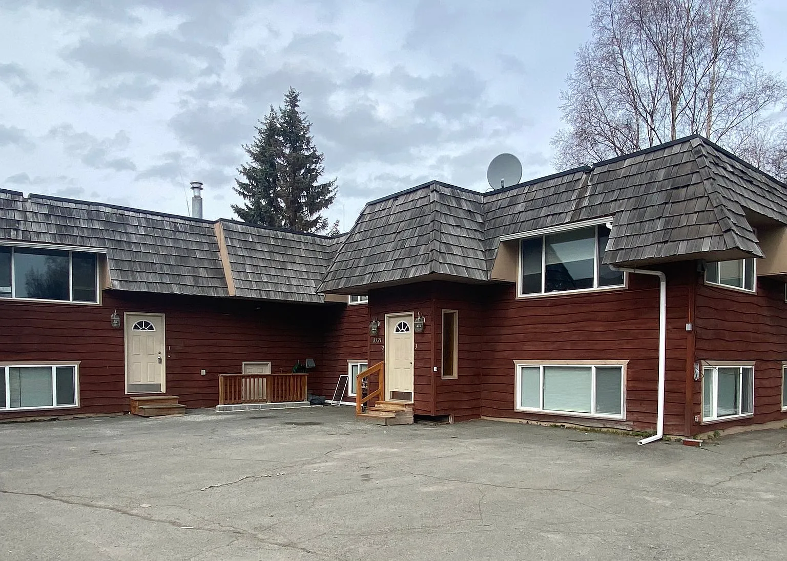 8521 Golden Street — Photo 1