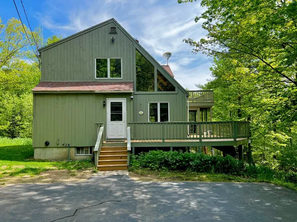 37 Hancock Pond Road, Sebago, ME 04029