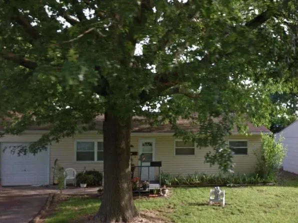 1417 Plaza Pl, Wentzville, MO 63385