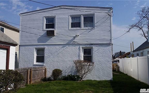 3rd image of 236 E Hudson St