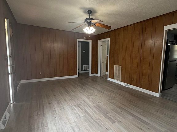 2nd image of 407 Emma St