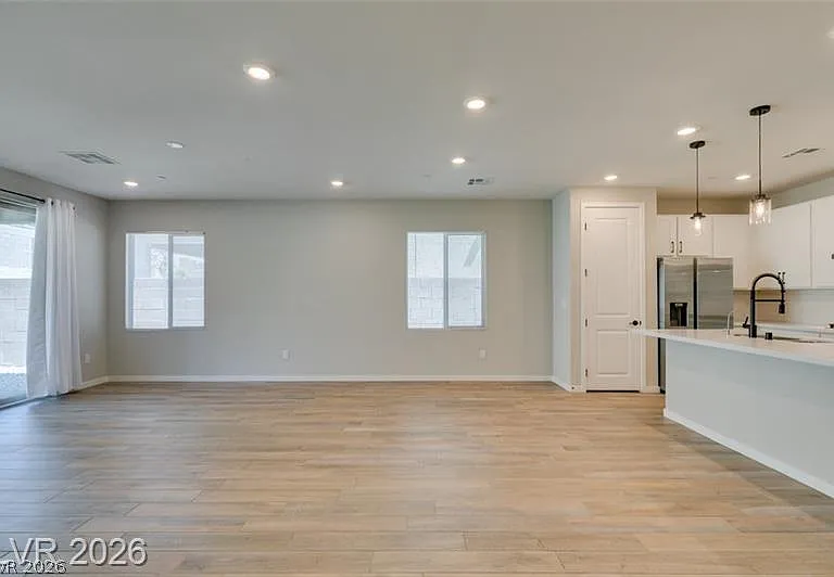 109 Medianoche St — Photo 11