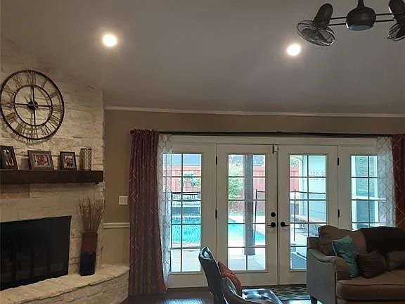5th image of 3815 Pecan Valley Dr