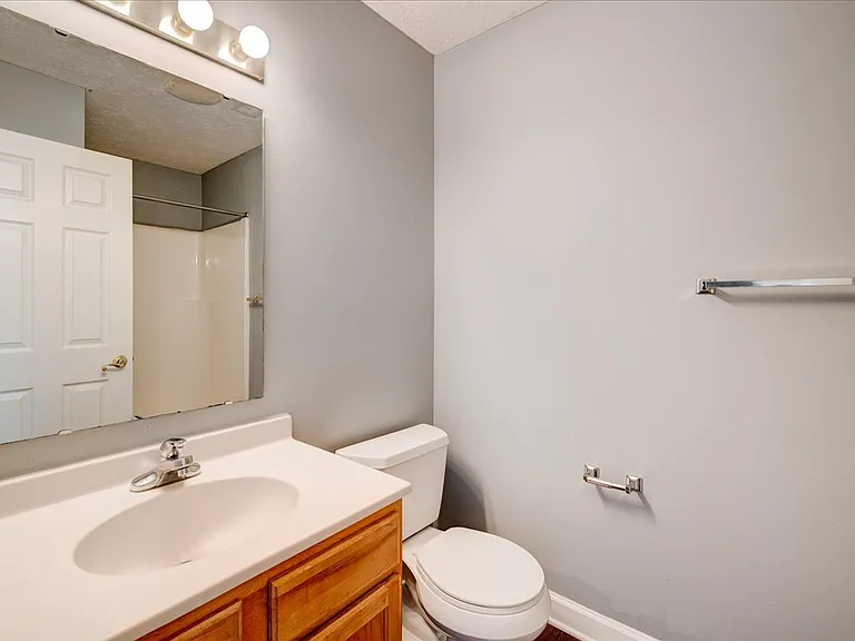 Cross Lake Apartments — Photo 148