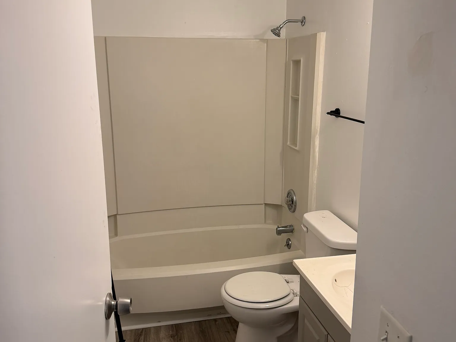 3 bed, 1080 sqft, $1,500 — Photo 2