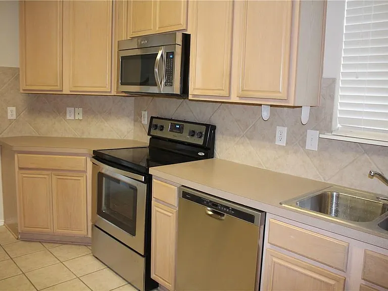 9900 Monastery Dr — Photo 8