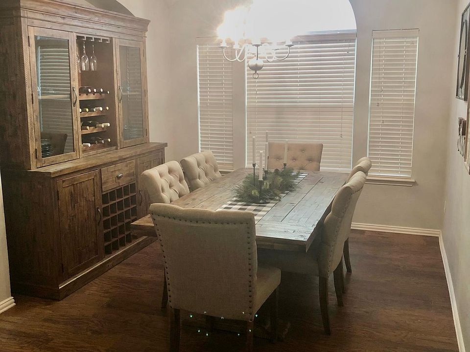 1st image of 4920 Summer Oaks Ln