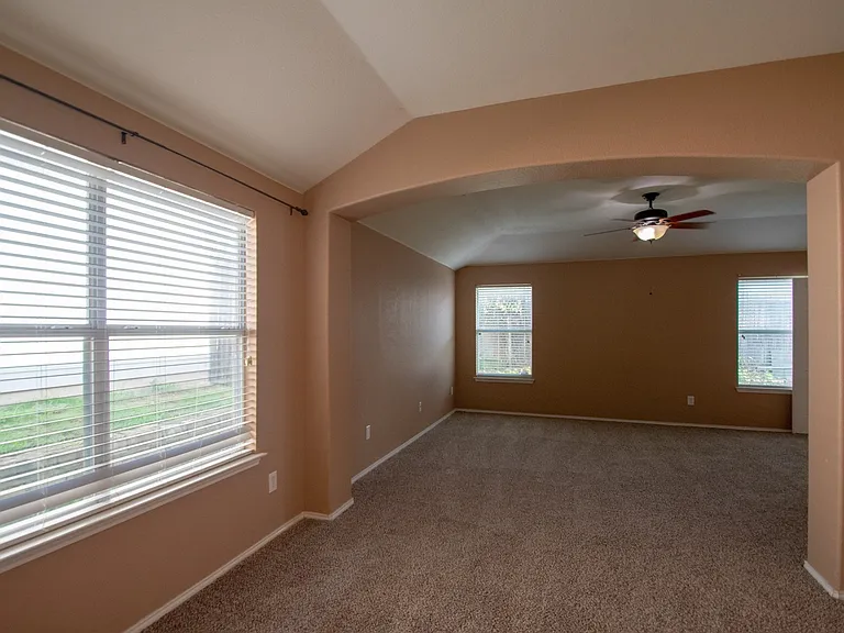 3725 Sapphire St — Photo 14