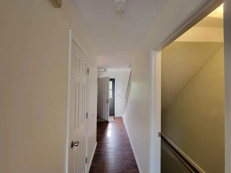 4341 Chatsworth Cir — Photo 6