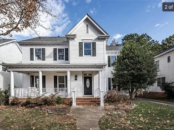 136 N Lynbrook Dr