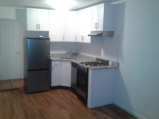 Rented by Blana LLC | media 7