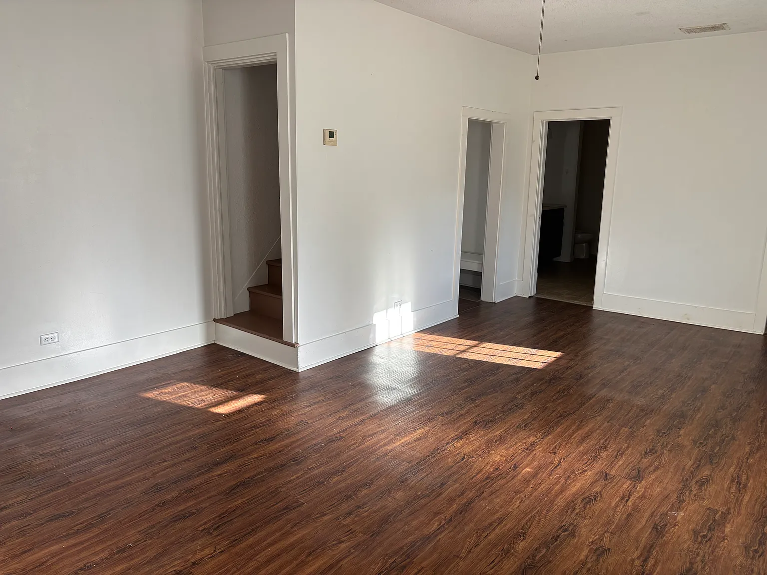 2 bed, 1100 sqft, $1,100 — Photo 2