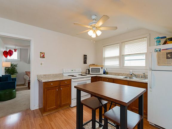 5th image of 513 Armstrong Ave #2