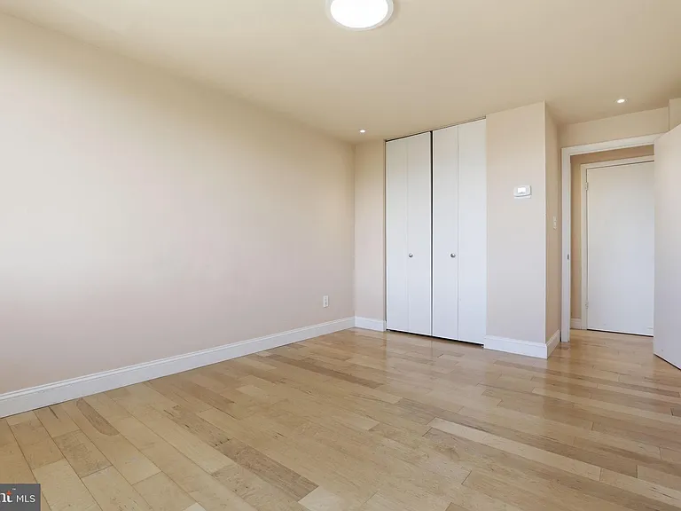 4520 King St #804 — Photo 20