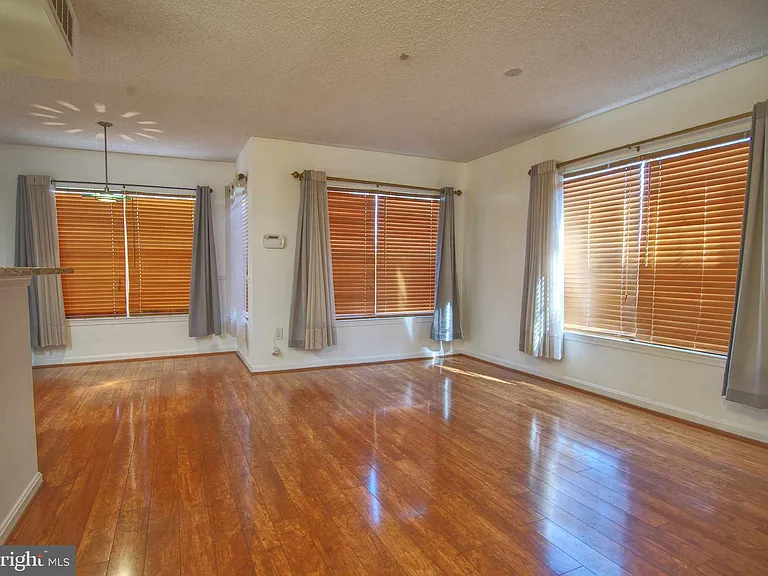 1007 Fallcrest Ct #4-104 — Photo 21