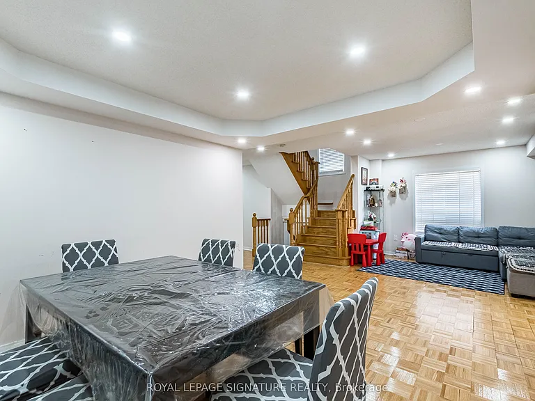 35 Whitehouse Cres — Photo 18