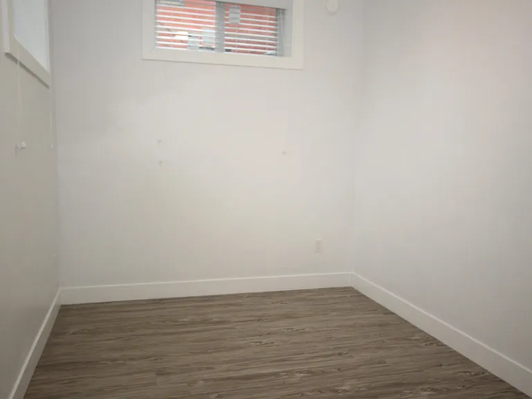 6089 Elgin Ave — Photo 4