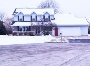 W2543 Pioneer Ct, Appleton, WI 54915