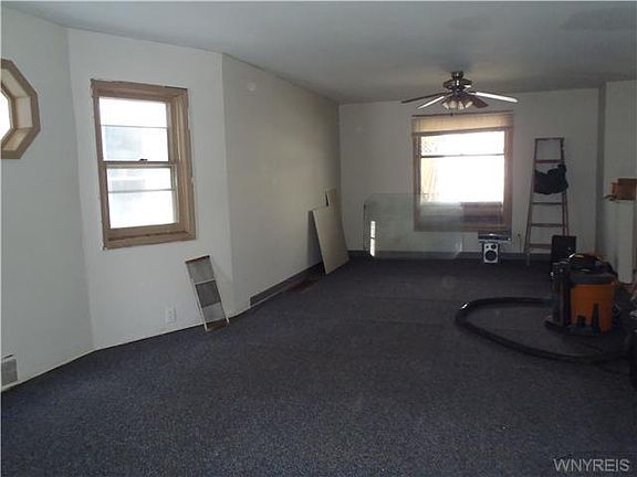 4th image of 22 Norman Ave