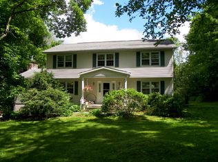 4 Valley Pond Rd, Katonah, NY 10536