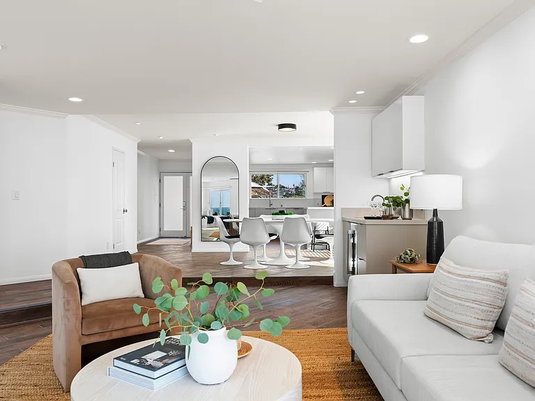 239 S Helix Ave #22 — Photo 10