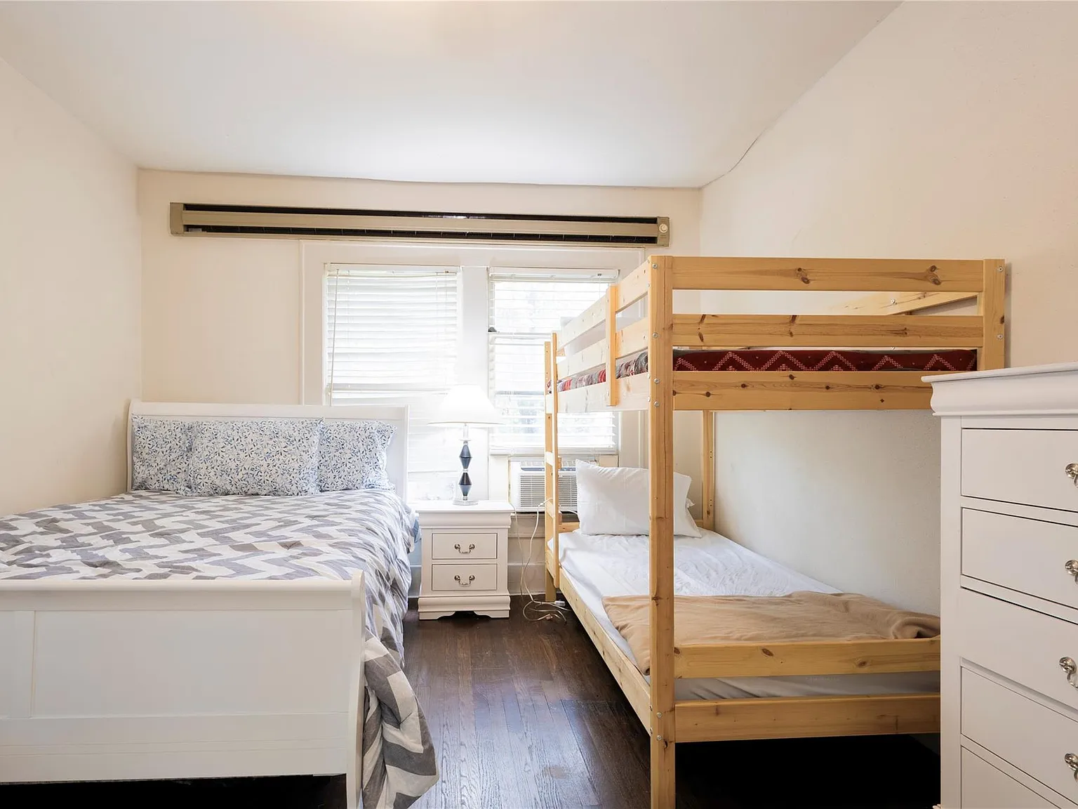 1 bed, 1.0 bath, 800 sqft, $1,595 — Photo 2