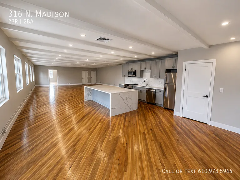 316 N Madison St — Photo 2